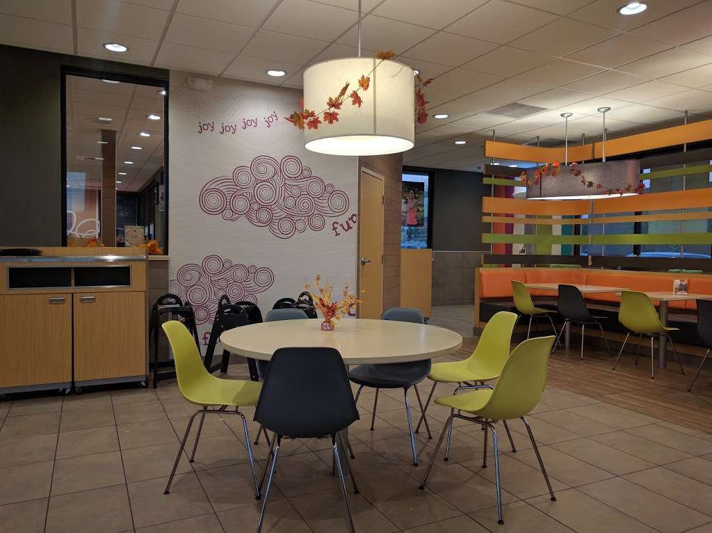 McDonalds | 626 W Union Hills Dr, Phoenix, AZ 85027, USA | Phone: (623) 580-9550