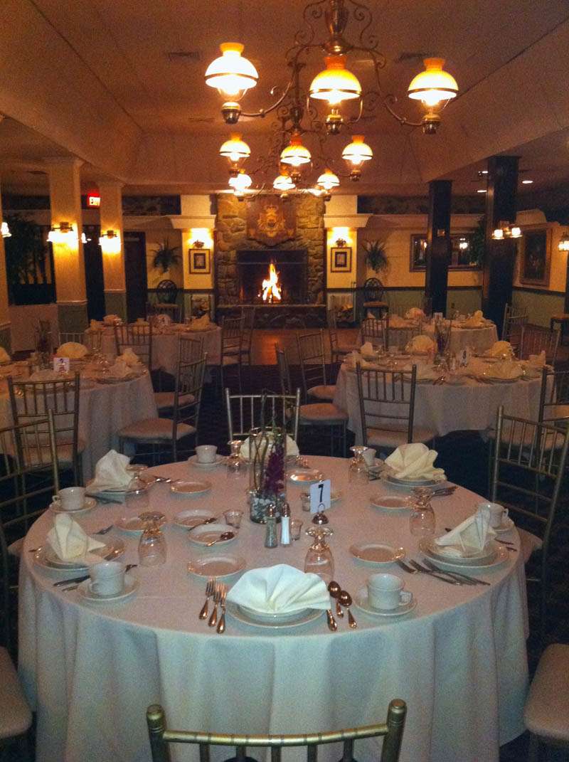 Stone Barn CC Grill | 175 Shelton Rd, Monroe, CT 06468, USA | Phone: (203) 268-4612