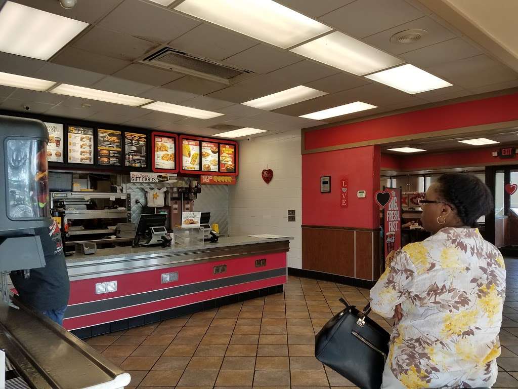 Hardees | 301 E Burleigh Blvd, Tavares, FL 32778 | Phone: (352) 609-2909