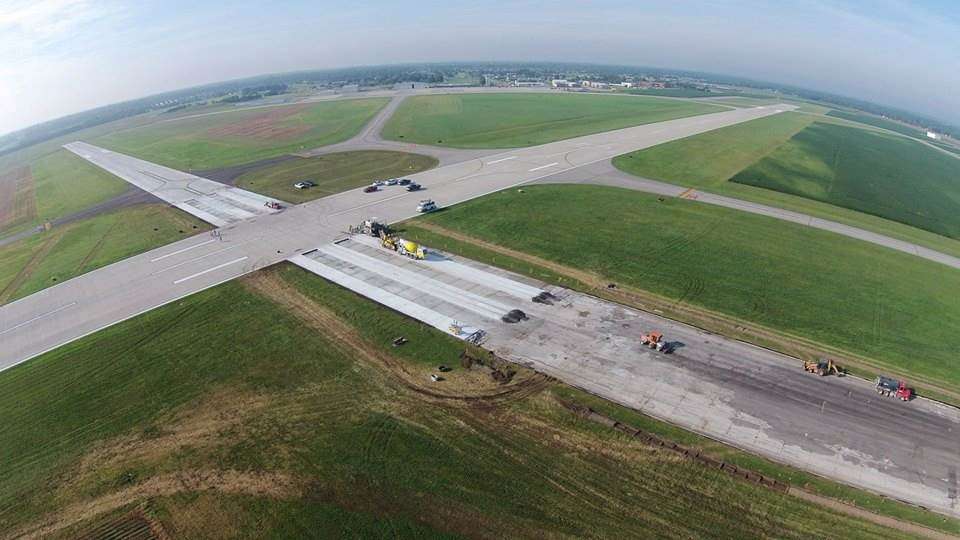 Columbus Municipal Airport | 4770 Ray Boll Blvd, Columbus, IN 47203, USA | Phone: (812) 376-2519