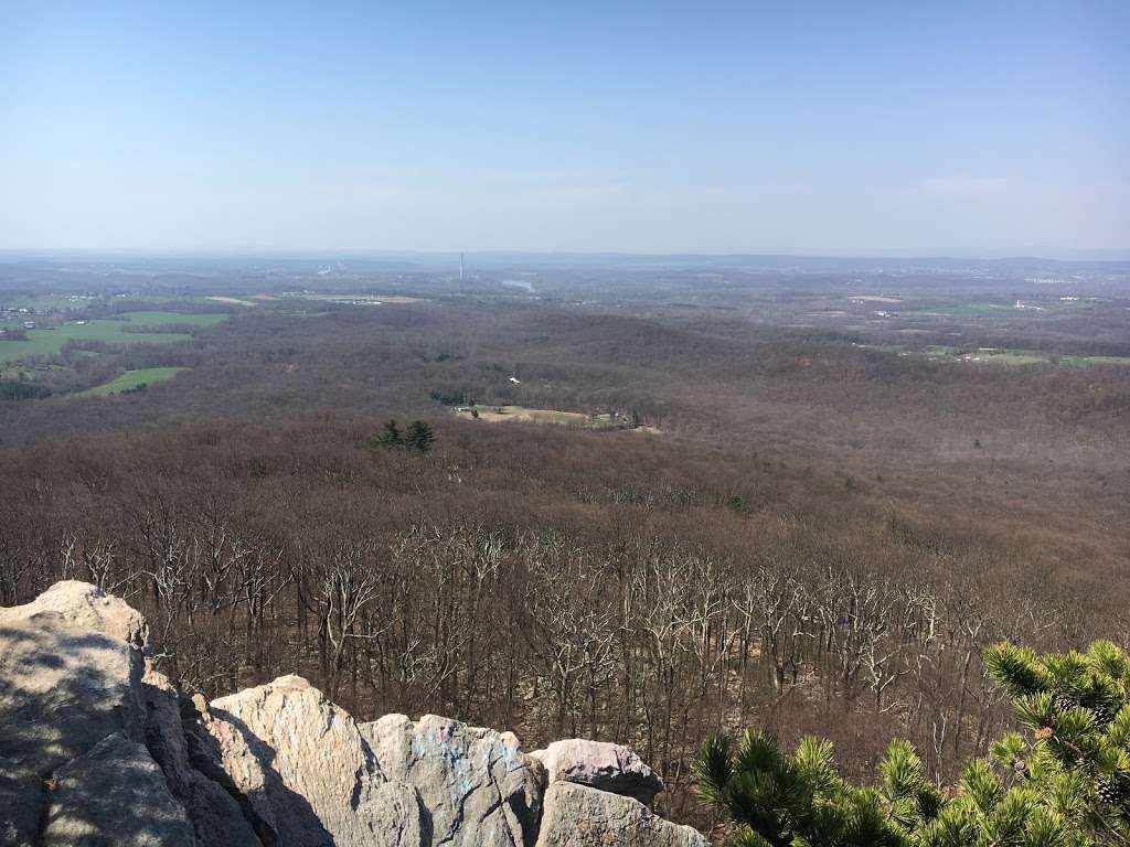 Sugarloaf Mountain West View Parking Lot | Sugar Loaf Mt Dr, Dickerson, MD 20842, USA