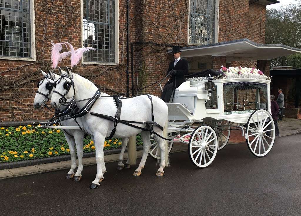 Heritage Horse Drawn Carriage Masters | The Barn Green Farm, Albyns Lane, Stapleford Tawney, Romford RM4 1RX, UK | Phone: 01708 687319