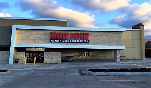 Harbor Freight Tools | 300 SW Blue Pkwy, Lees Summit, MO 64063, USA | Phone: (816) 535-9696