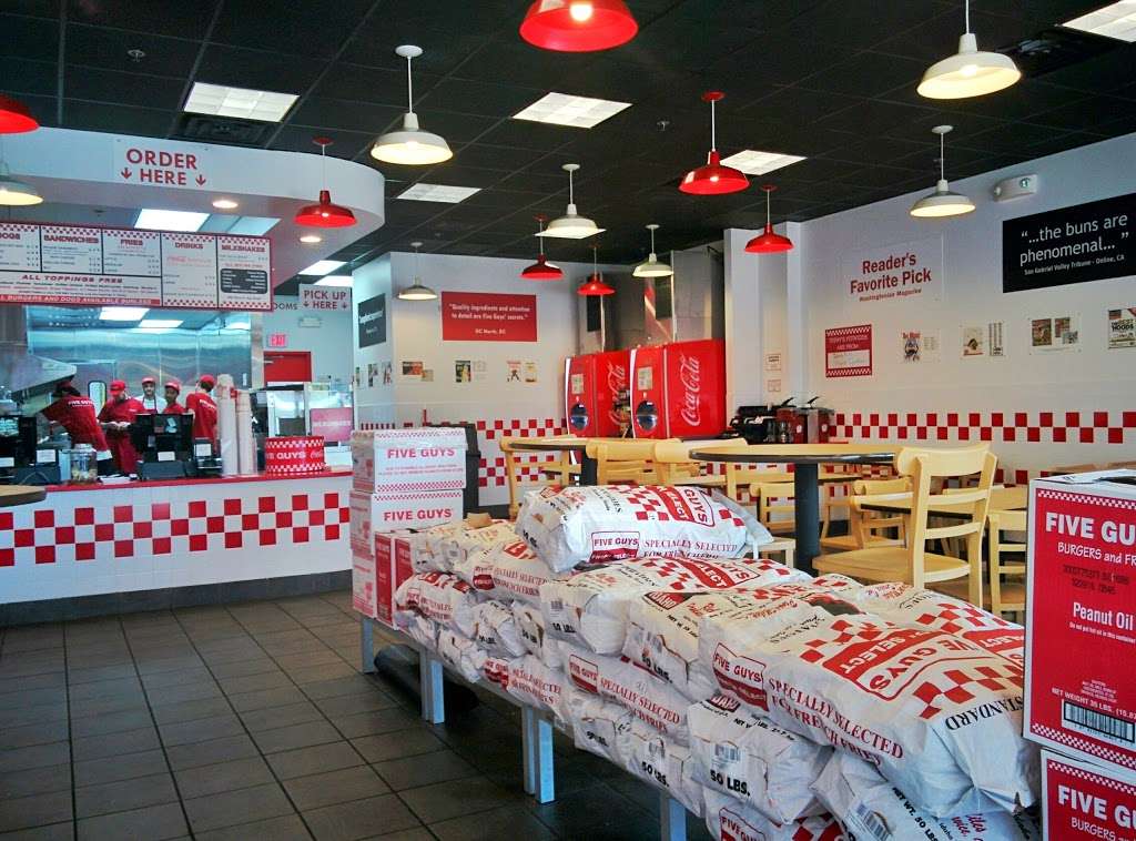 Five Guys | 136 Lantana Dr, Hockessin, DE 19707, USA | Phone: (302) 239-1250