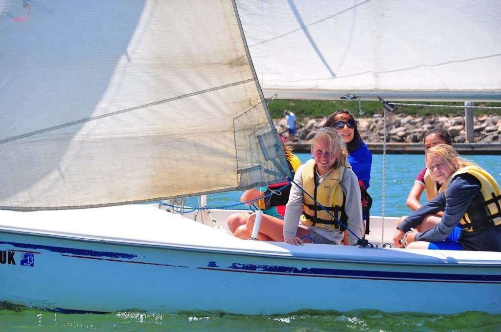 Leo Robbins Community Sailing Center | Pierpont Blvd, Ventura, CA 93001, USA | Phone: (805) 658-4726