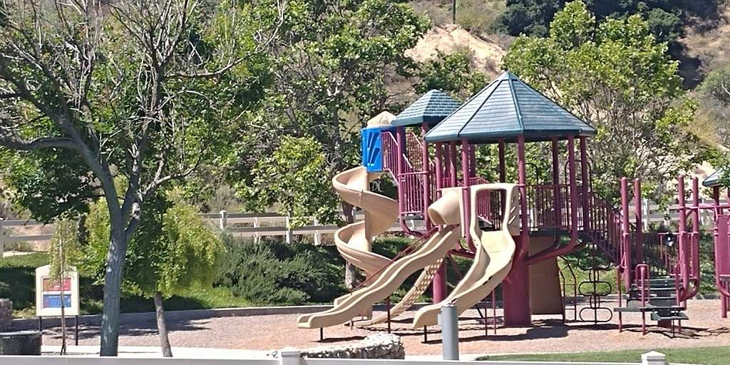 Coyote Hills Park | 275 Valley Gate Rd, Simi Valley, CA 93065, USA | Phone: (805) 584-4400