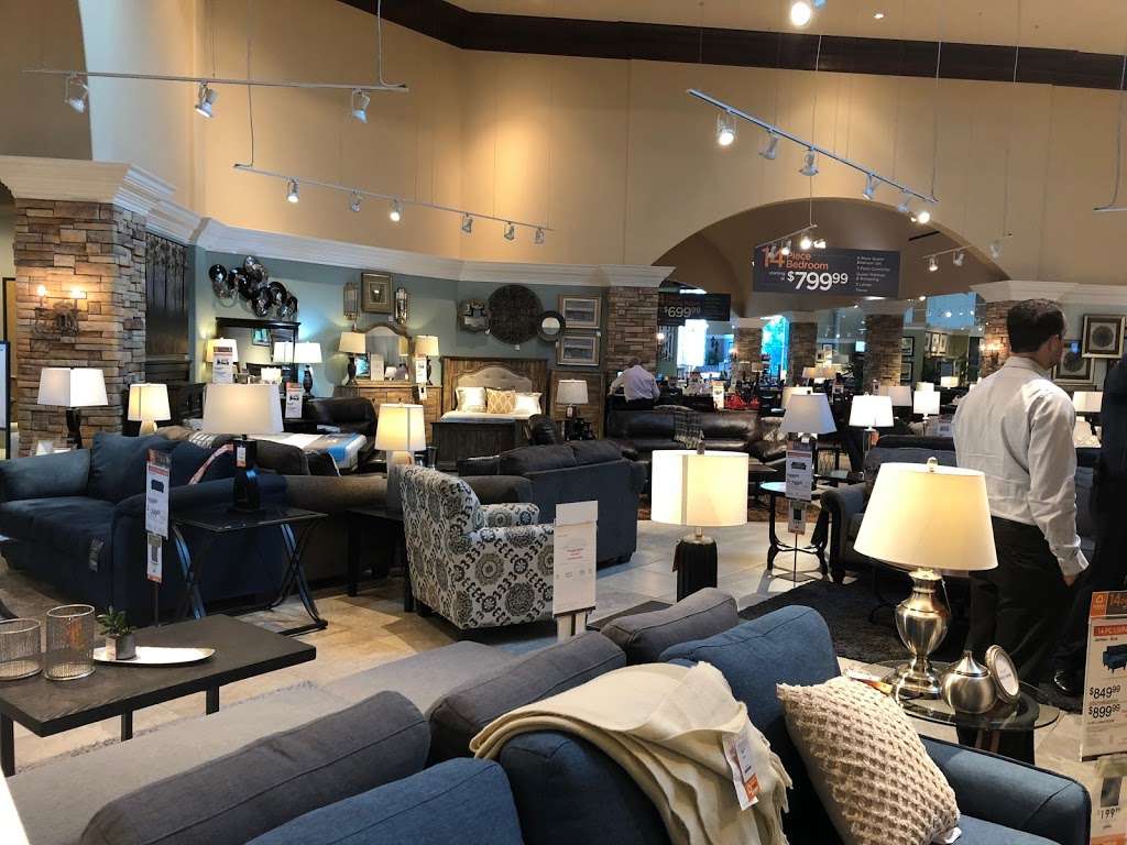 Ashley HomeStore | 855 Ashley Way, Colton, CA 92324, USA | Phone: (909) 433-5303