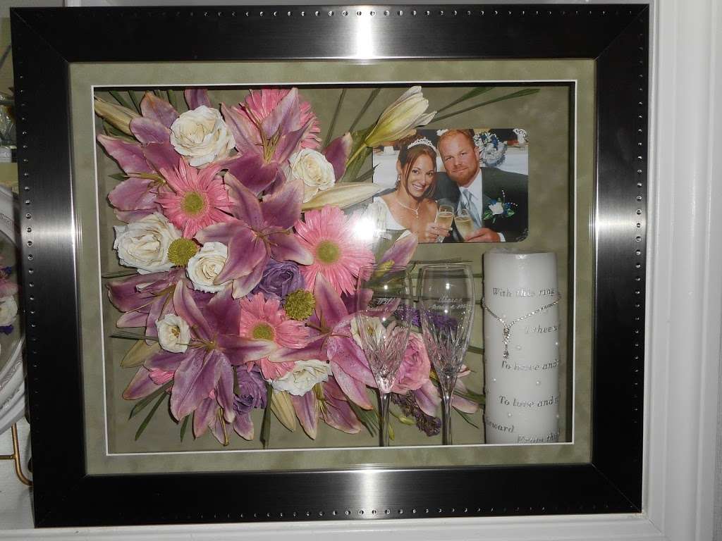 Floral Keepsakes by Lauri | 46 Bush Hill Rd, Hudson, NH 03051, USA | Phone: (603) 882-6977