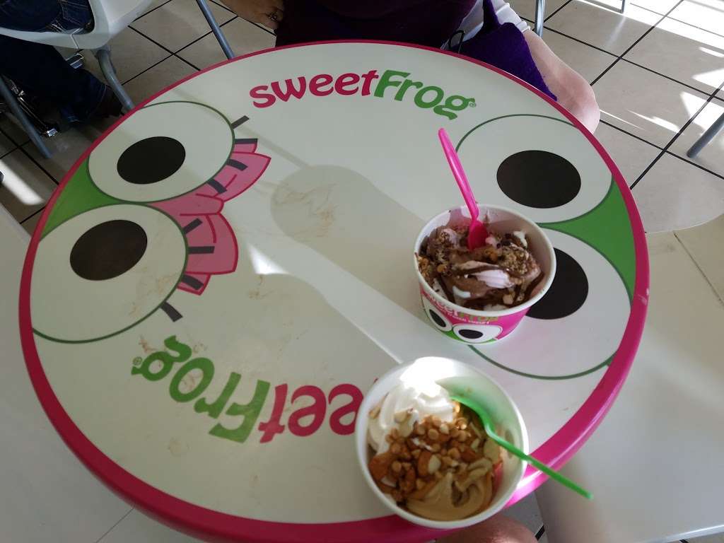 sweetFrog Frozen Yogurt | 2306 Las Posas Rd, Camarillo, CA 93010, USA | Phone: (805) 482-0444