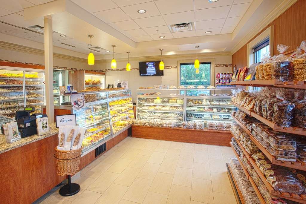 Spinellis Pasta & Pastry Shop | 10 Newbury St, Peabody, MA 01960, USA | Phone: (781) 592-5552