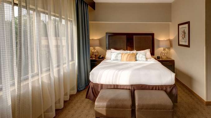 DoubleTree by Hilton Hotel Tinton Falls - Eatontown | 700 Hope Rd, Eatontown, NJ 07724, USA | Phone: (732) 544-9300