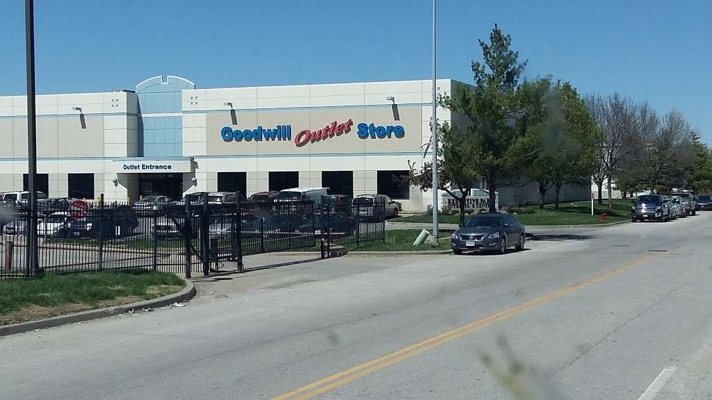 Goodwill Outlet Recycling Center 1800 N Corrington Ave Kansas City Mo 64120 Usa
