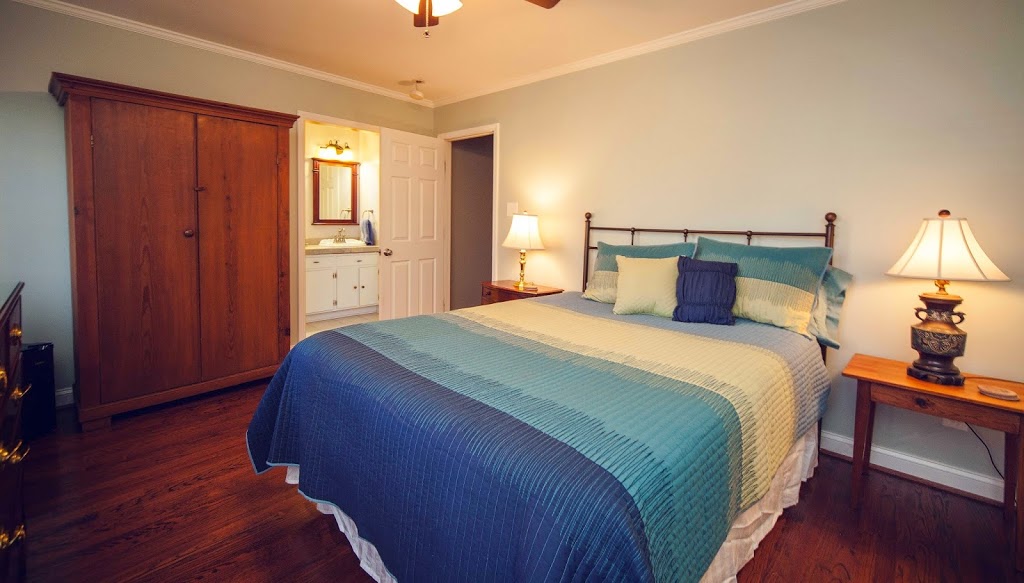 The Cedars Davidson Bed and Breakfast | 9031, 857 Concord Rd, Davidson, NC 28036, USA | Phone: (704) 765-4930