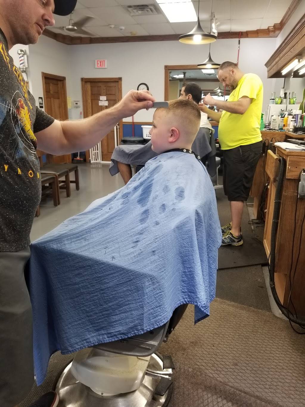 Mikes Barber Shop | 5135 S Emerson Ave, Indianapolis, IN 46237, USA | Phone: (317) 781-0218