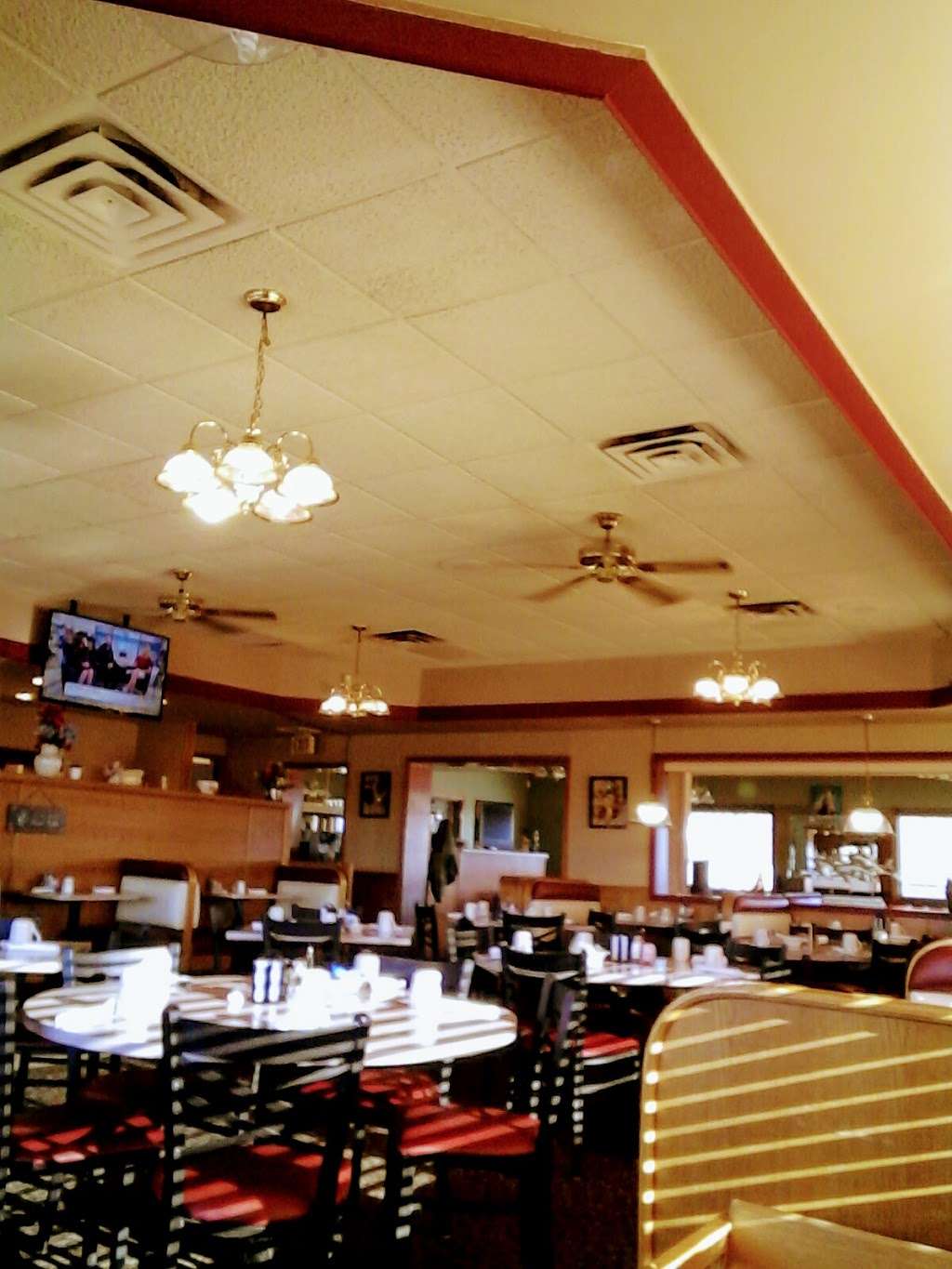 Windmill Family Restaurant | 514 S Governors Hwy, Peotone, IL 60468, USA | Phone: (708) 258-6224