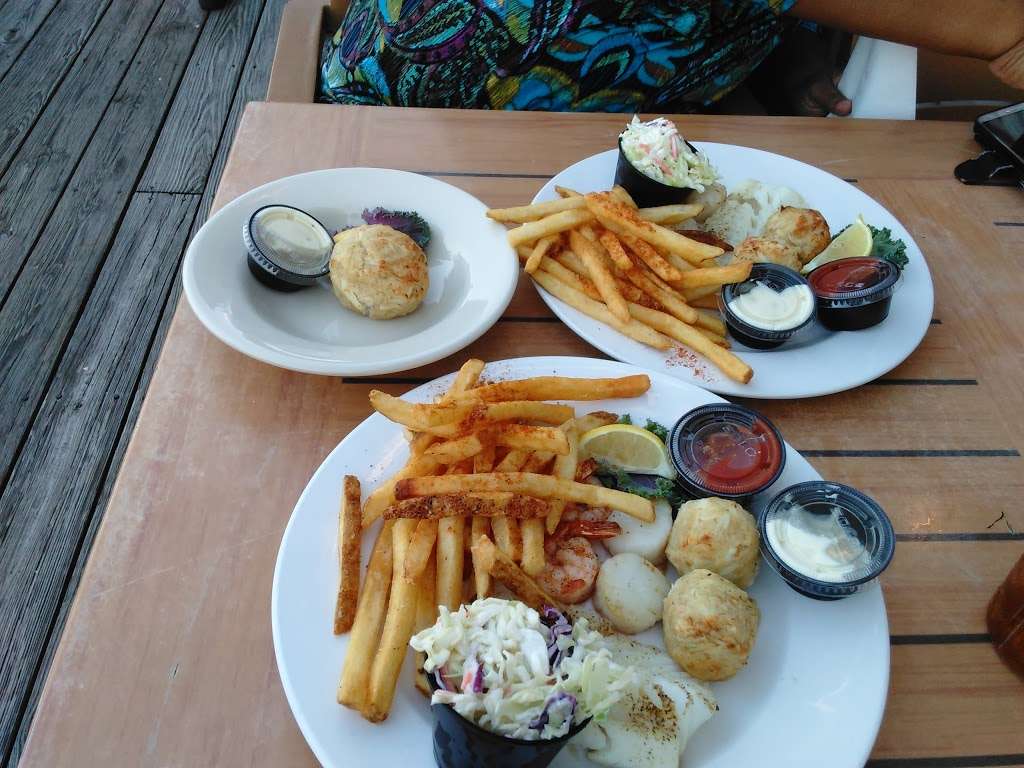 Kingfishers Seafood Bar & Grill | 14442 Solomons Island Rd S, Solomons, MD 20688, USA | Phone: (410) 394-0236