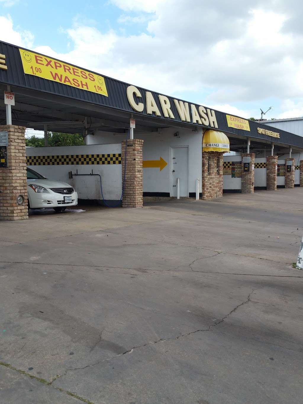 Spot Free Rinse Car Wash | 8708 Beechnut St, Houston, TX 77036