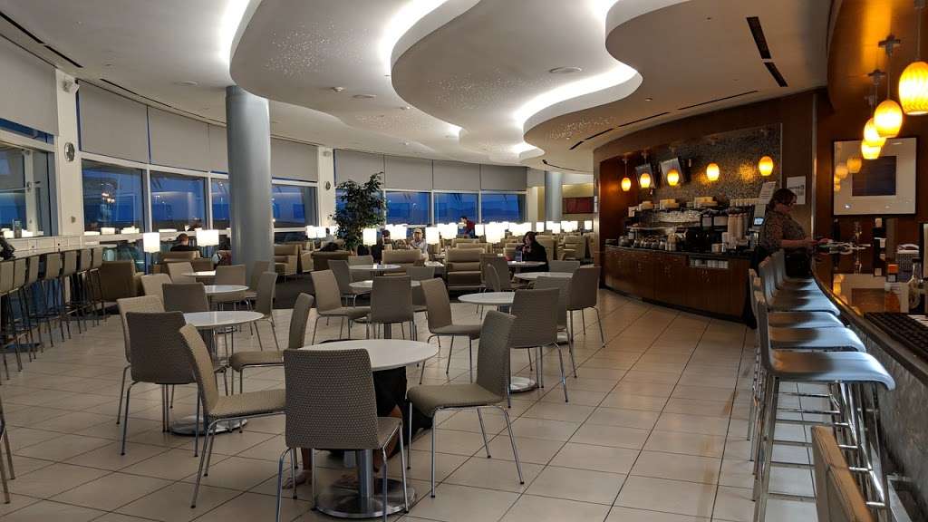 United Club | 5757 Wayne Newton Blvd, Las Vegas, NV 89119, USA | Phone: (866) 822-5827