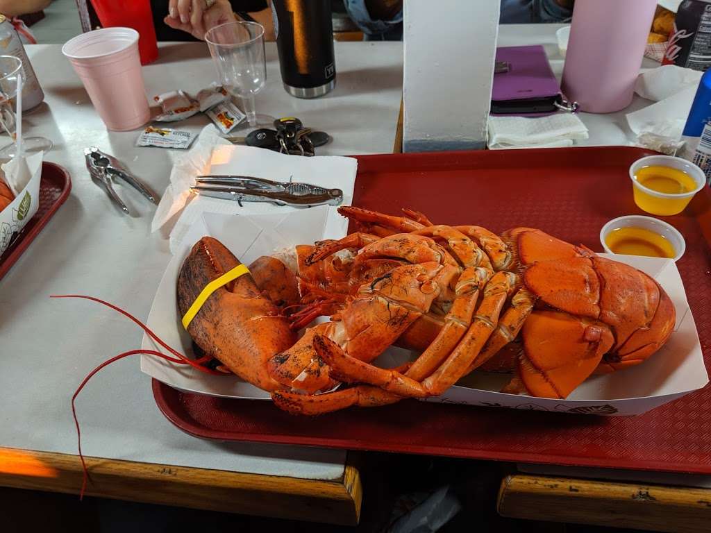 Brown’s Lobster Pound | 407 NH-286, Seabrook, NH 03874, USA | Phone: (603) 474-3331