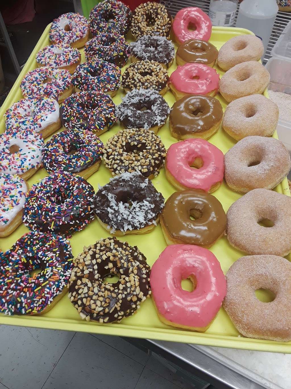Jnh Donut Shop | 4880 Sunnyvale St, Dallas, TX 75216, USA | Phone: (214) 372-2177