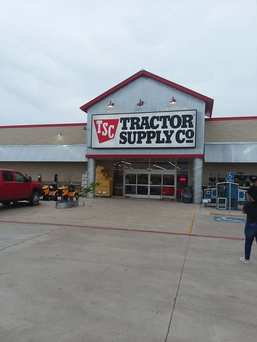 Tractor Supply Co. | 31360 Farm to Market 2920, Waller, TX 77484, USA | Phone: (936) 372-3073