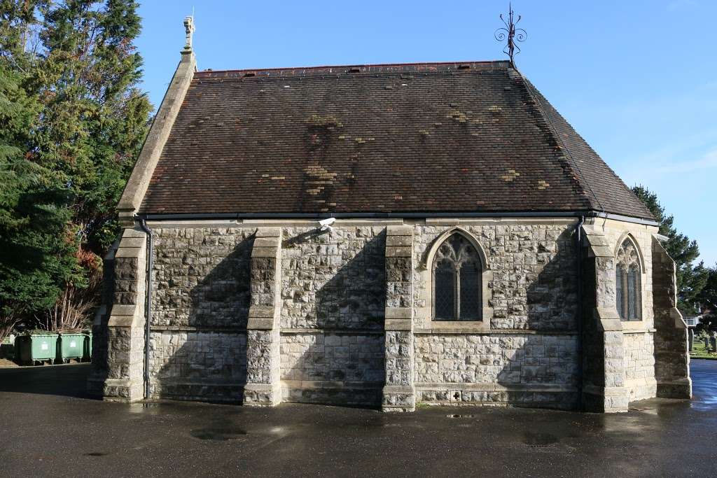 Watling Street Cemetery Chapel | Watling St, Dartford DA2 6AF, UK | Phone: 01322 290059