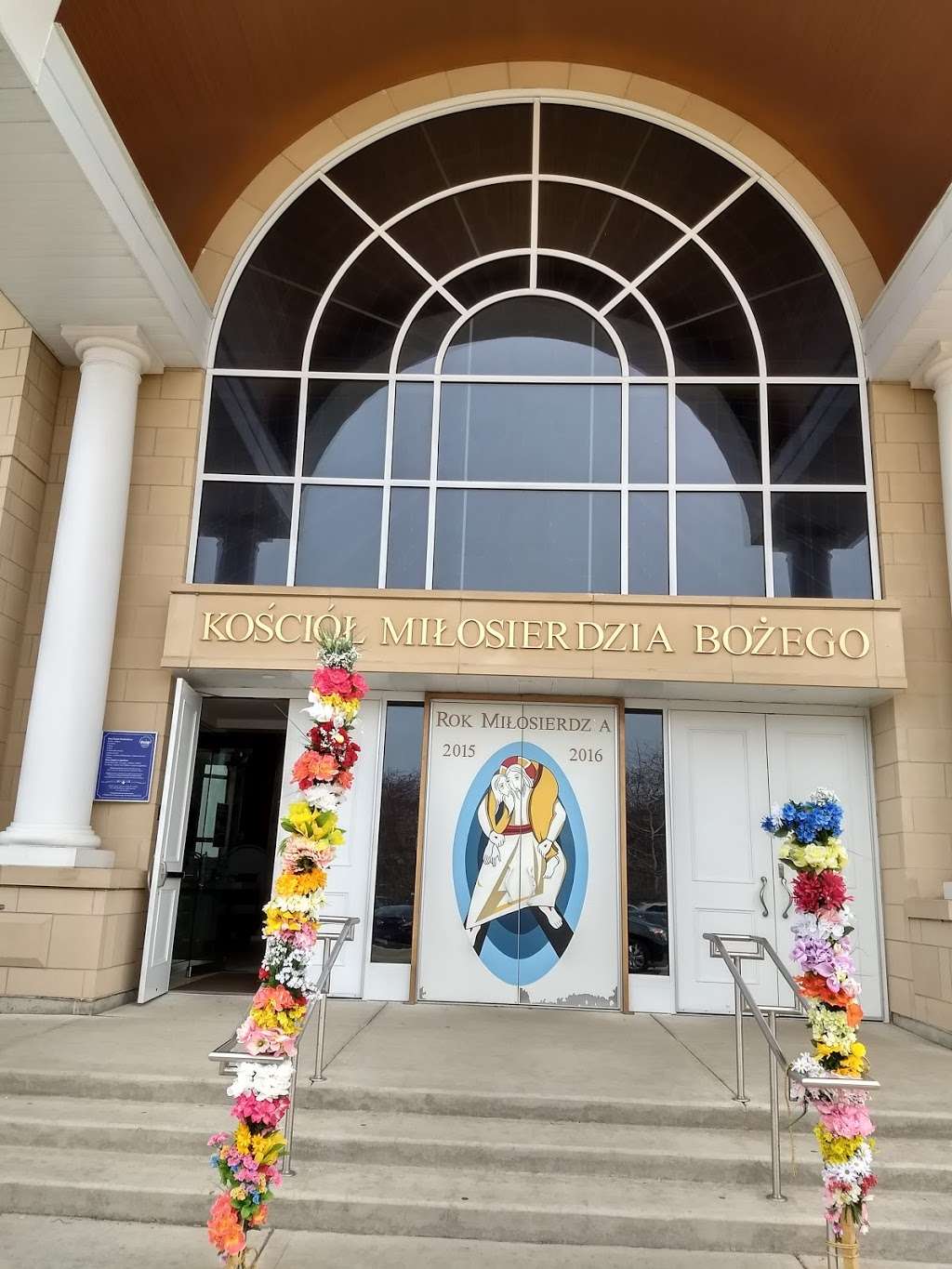 Divine Mercy Polish Parish | 21W411 Sunset Ave, Lombard, IL 60148, USA | Phone: (630) 268-8766