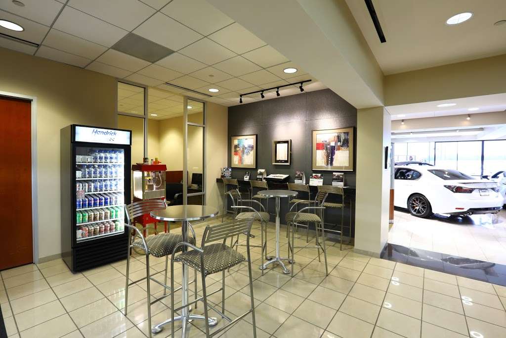 Hendrick Lexus Kansas City North | 9300 NW Prairie View Rd, Kansas City, MO 64153, USA | Phone: (816) 332-6491