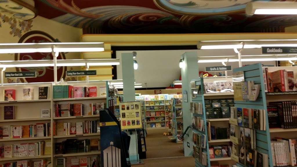 Barnes Noble Book Store Loma Theatre 3150 Rosecrans Pl San