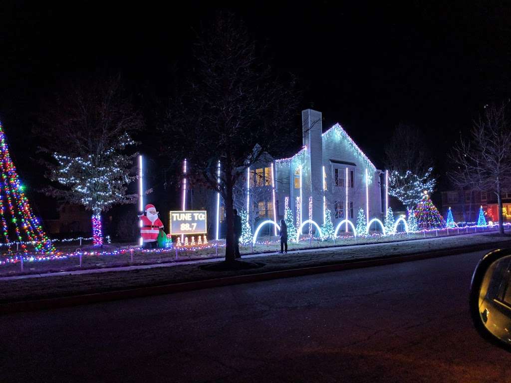 The Tarkowski Family Light Show | 1256 Bradford Ln, Antioch, IL 60002, USA