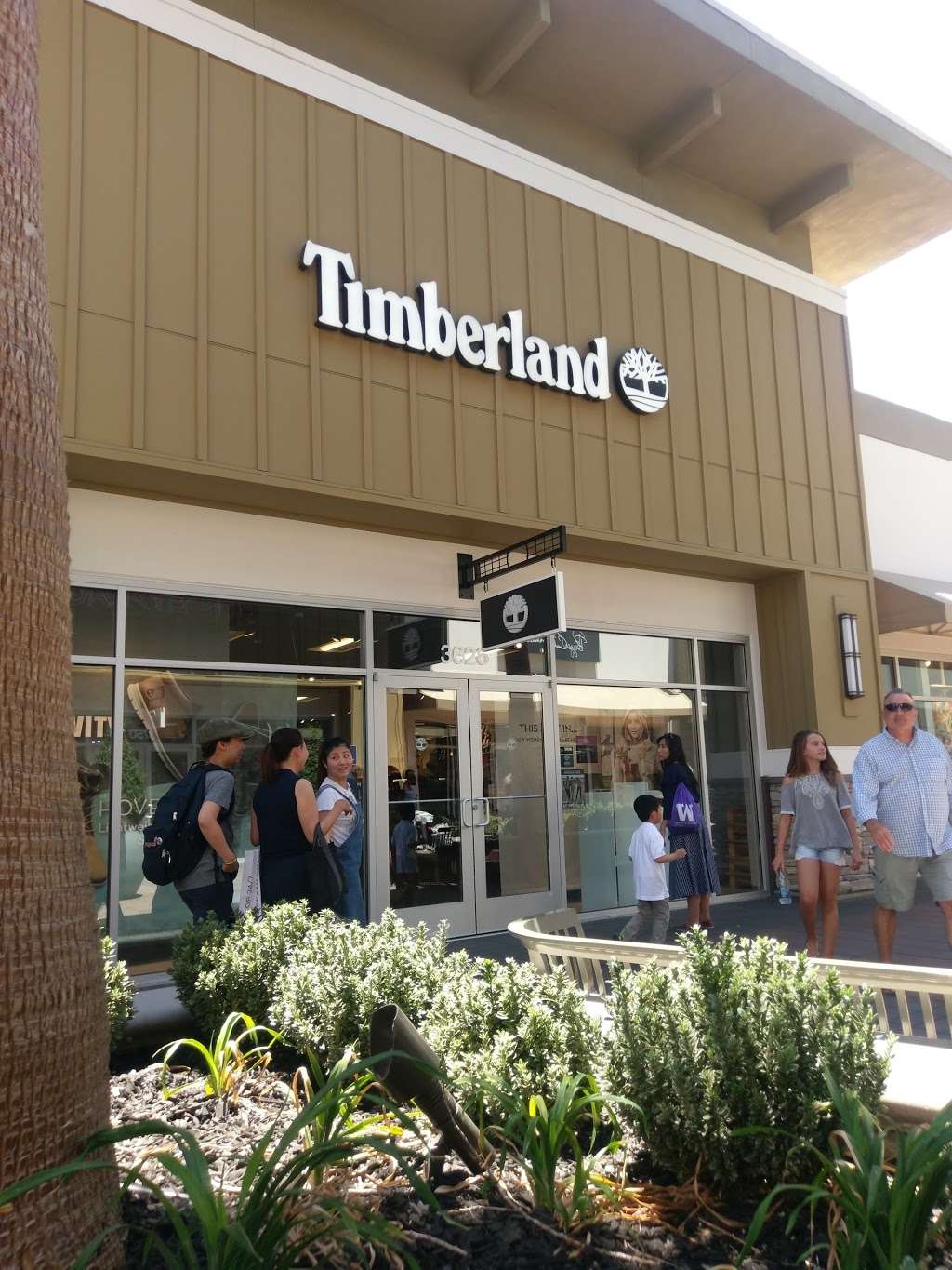 timberland outlet at great lakes crossing