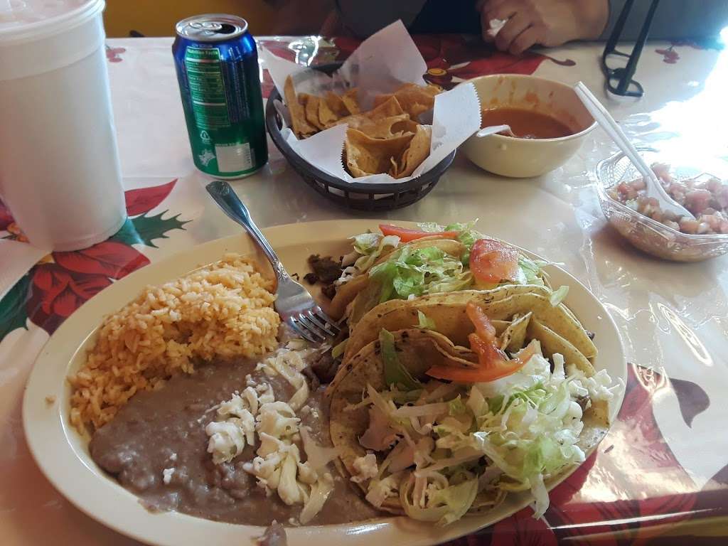 La Fiesta | 4248 S Archer Ave, Chicago, IL 60632 | Phone: (773) 254-4678