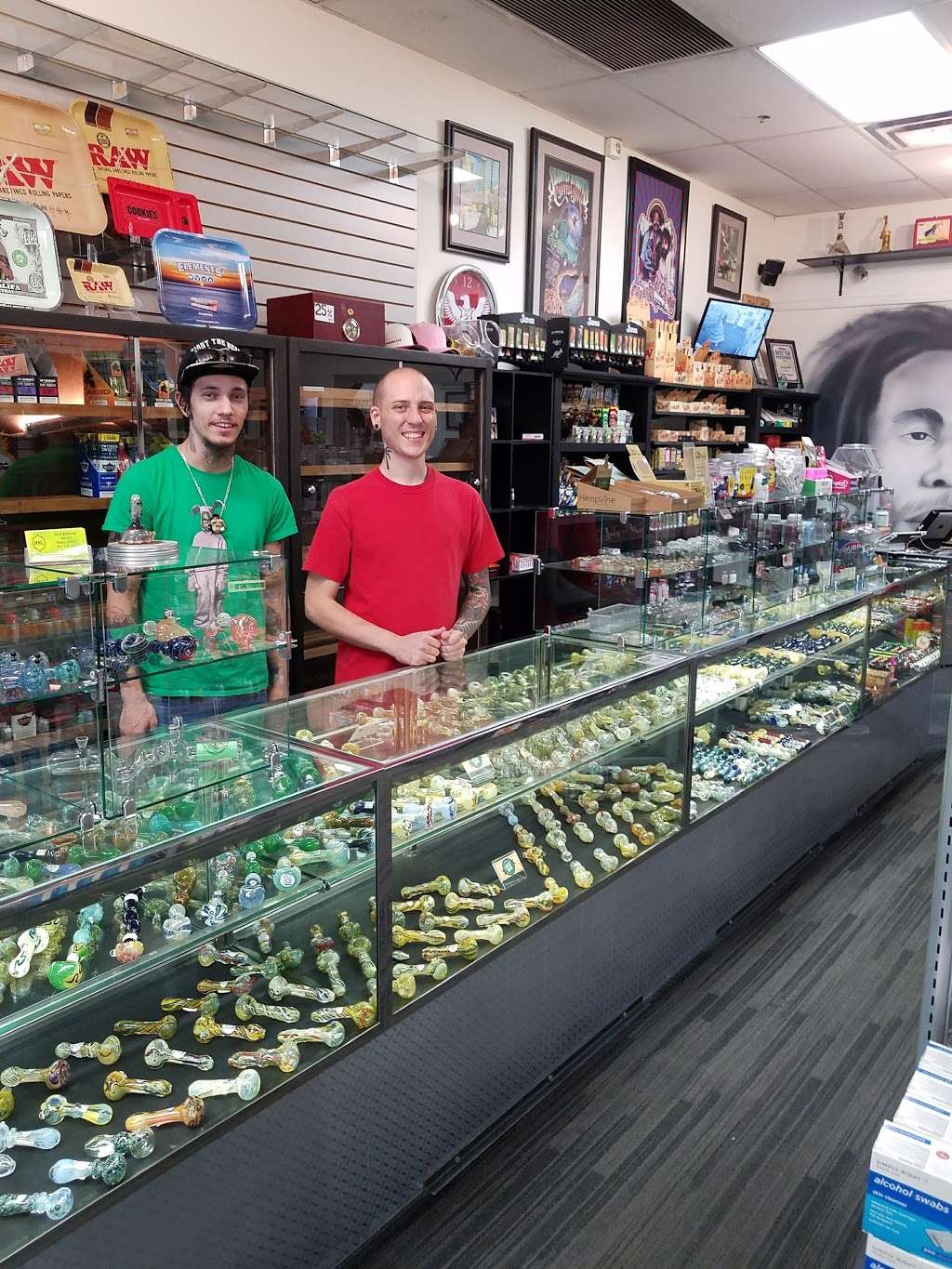 Herb N Legend Smoke Shop | 5950 W McDowell Rd #104, Phoenix, AZ 85035 | Phone: (602) 710-1987