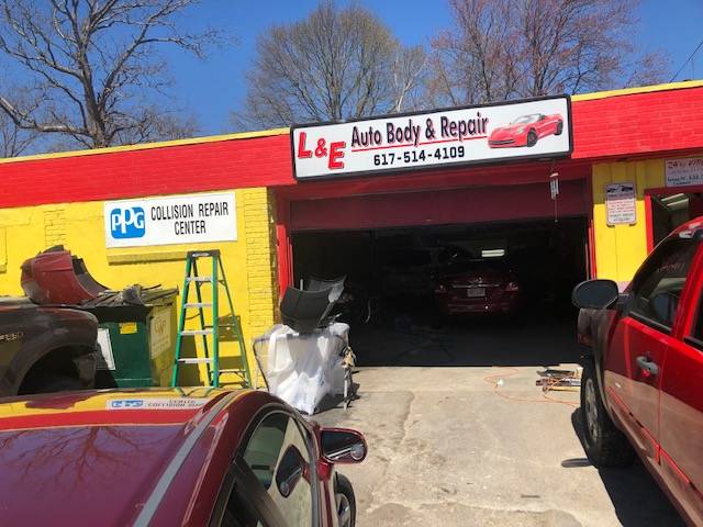 L&E Auto Body | 908 Morton St, Mattapan, MA 02126, USA | Phone: (617) 514-4109