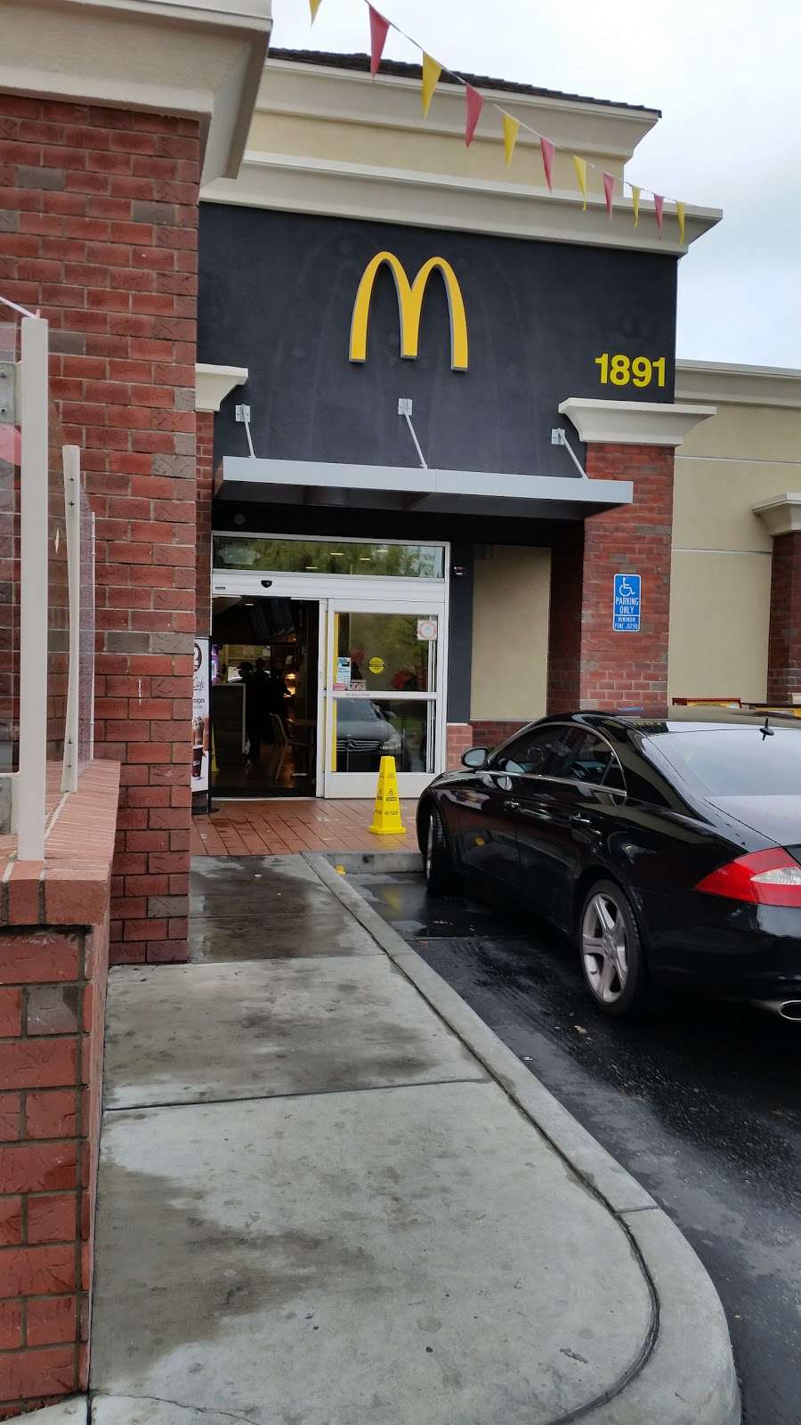 McDonalds | 1891 W Malvern Ave, Fullerton, CA 92833, USA | Phone: (714) 680-6830
