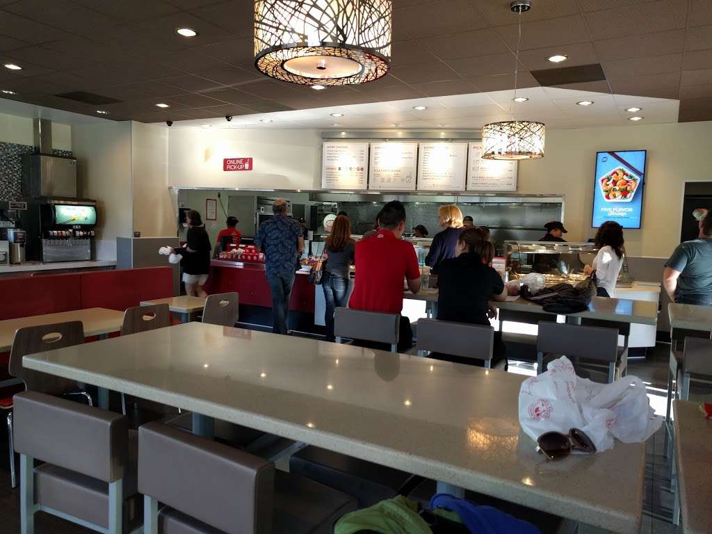 Panda Express | 700 Foothill Blvd, La Cañada Flintridge, CA 91011, USA | Phone: (818) 952-8882