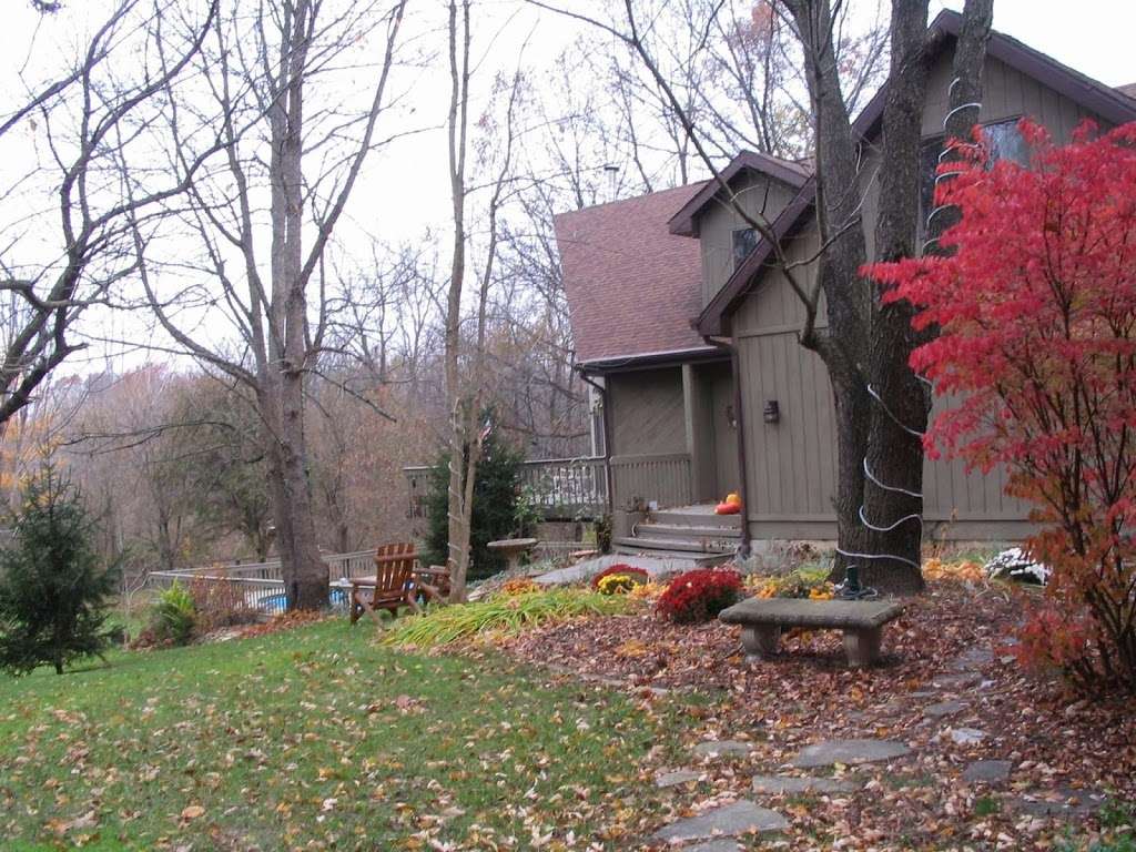 At Home In The Woods Bed and Breakfast | 898 N 350 E, Chesterton, IN 46304, USA | Phone: (219) 728-1325