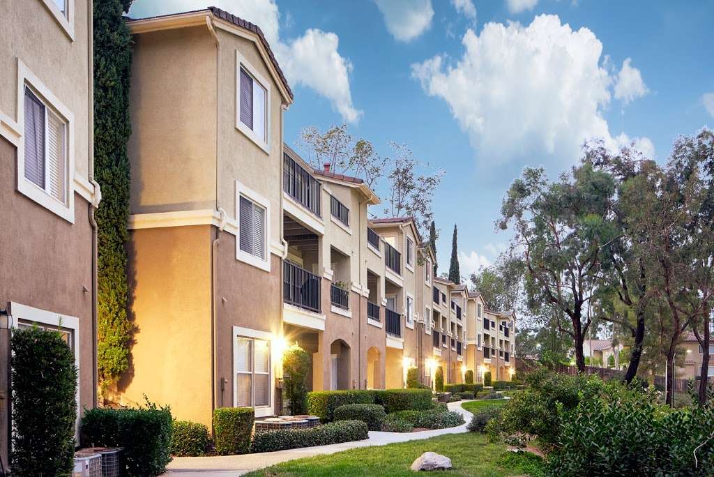 Alta Vista Apartments | 1245 Morning View Dr, Escondido, CA 92026, USA | Phone: (833) 702-2023