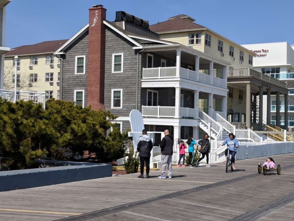 Commander Hotel & Suites | 1401 Atlantic Ave, Ocean City, MD 21842, USA | Phone: (888) 289-6166