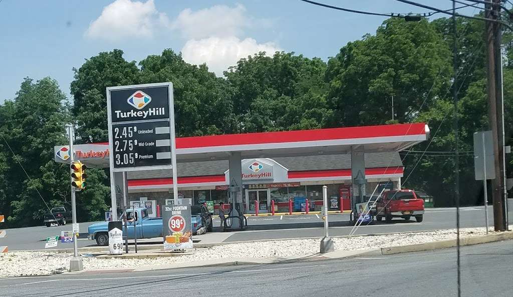 Turkey Hill Minit Market | 329 Main St, Blandon, PA 19510 | Phone: (610) 926-1502