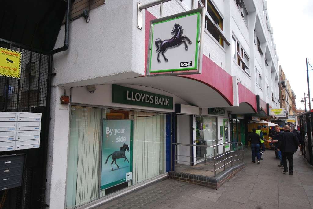 Lloyds Bank | 18 Acre Ln, Brixton, London SW2 5SQ, UK | Phone: 0345 300 0000