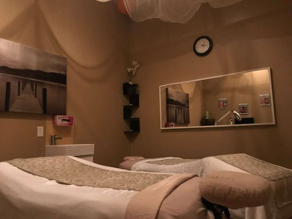 Rumor Has It Massage, Nail & Day Spa | 1911 Taylor St C, Houston, TX 77007, USA | Phone: (713) 426-6245