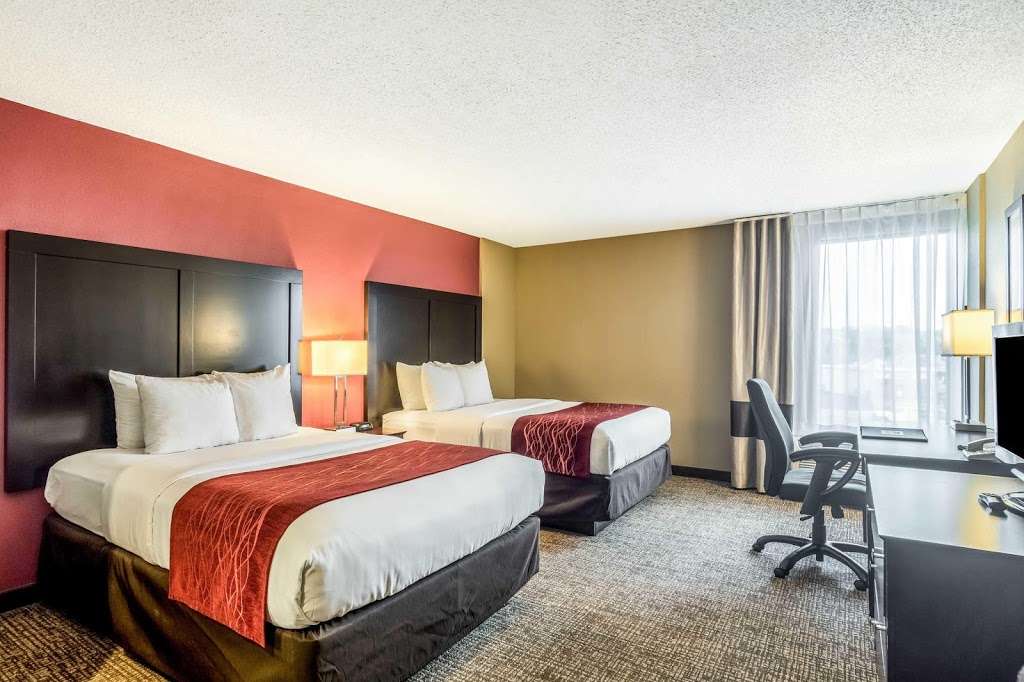 Comfort Inn OHare - Convention Center | 2175 E Touhy Ave, Des Plaines, IL 60018 | Phone: (847) 635-1300