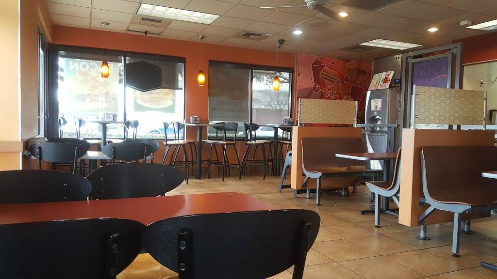 Jack in the Box | 2323 W Ledbetter Dr, Dallas, TX 75224 | Phone: (214) 333-7606