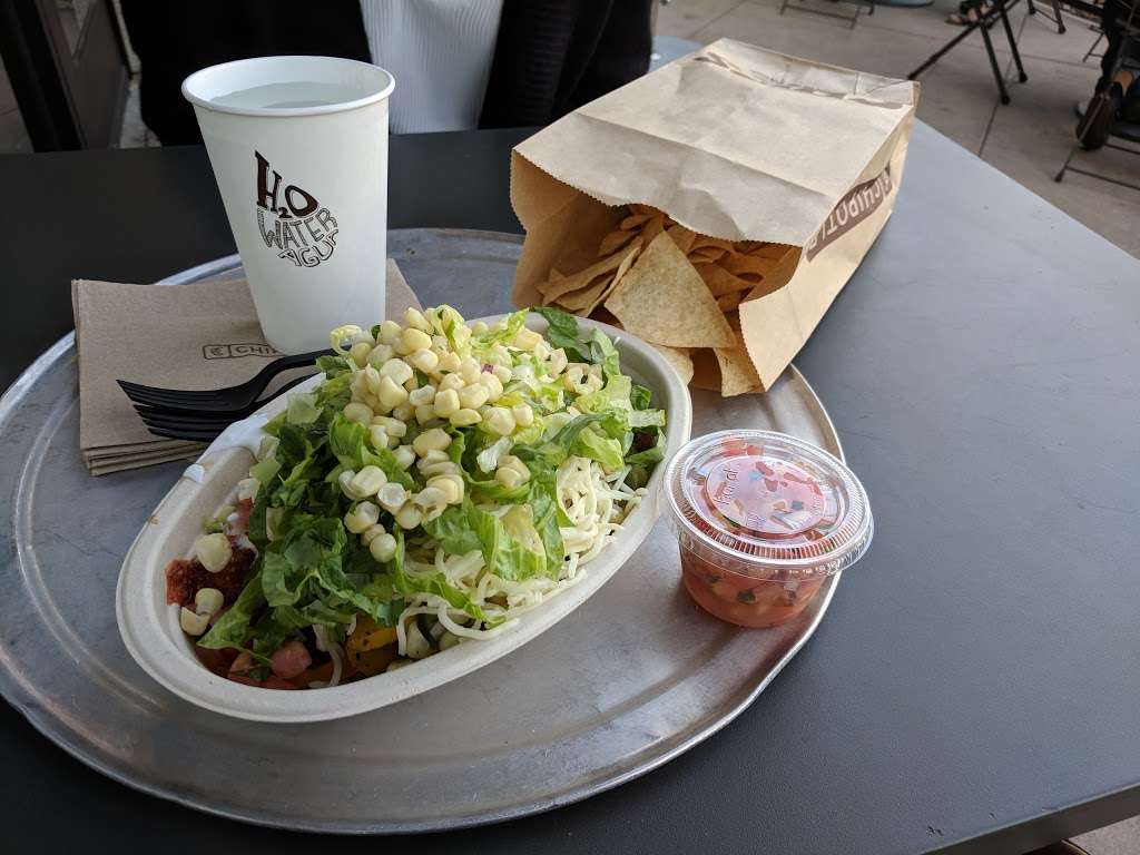 Chipotle Mexican Grill | 16595 Sierra Lakes Pkwy Ste 100, Fontana, CA 92336, USA | Phone: (909) 350-0054