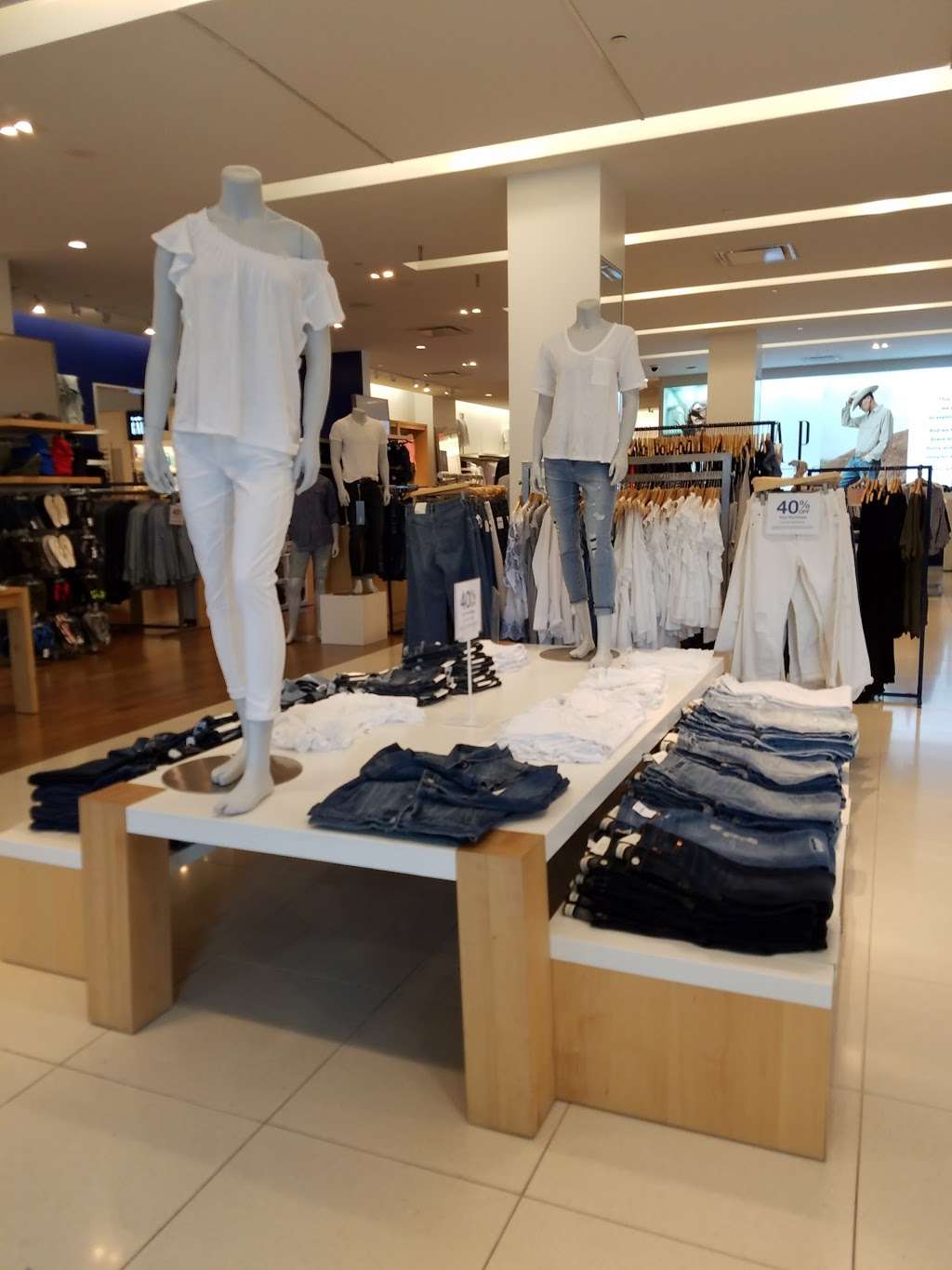 Gap | 11401 Pines Blvd, Pembroke Pines, FL 33026, USA | Phone: (954) 435-0811