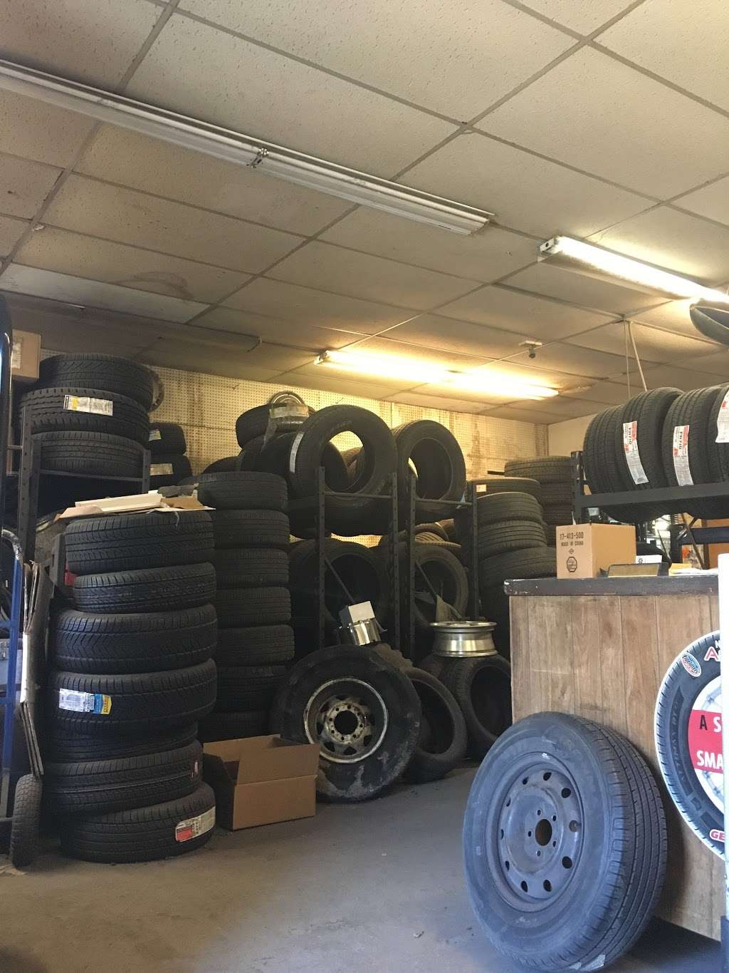 RAS Tire Repair & Sales | 5450 N Elston Ave, Chicago, IL 60630 | Phone: (773) 774-5402