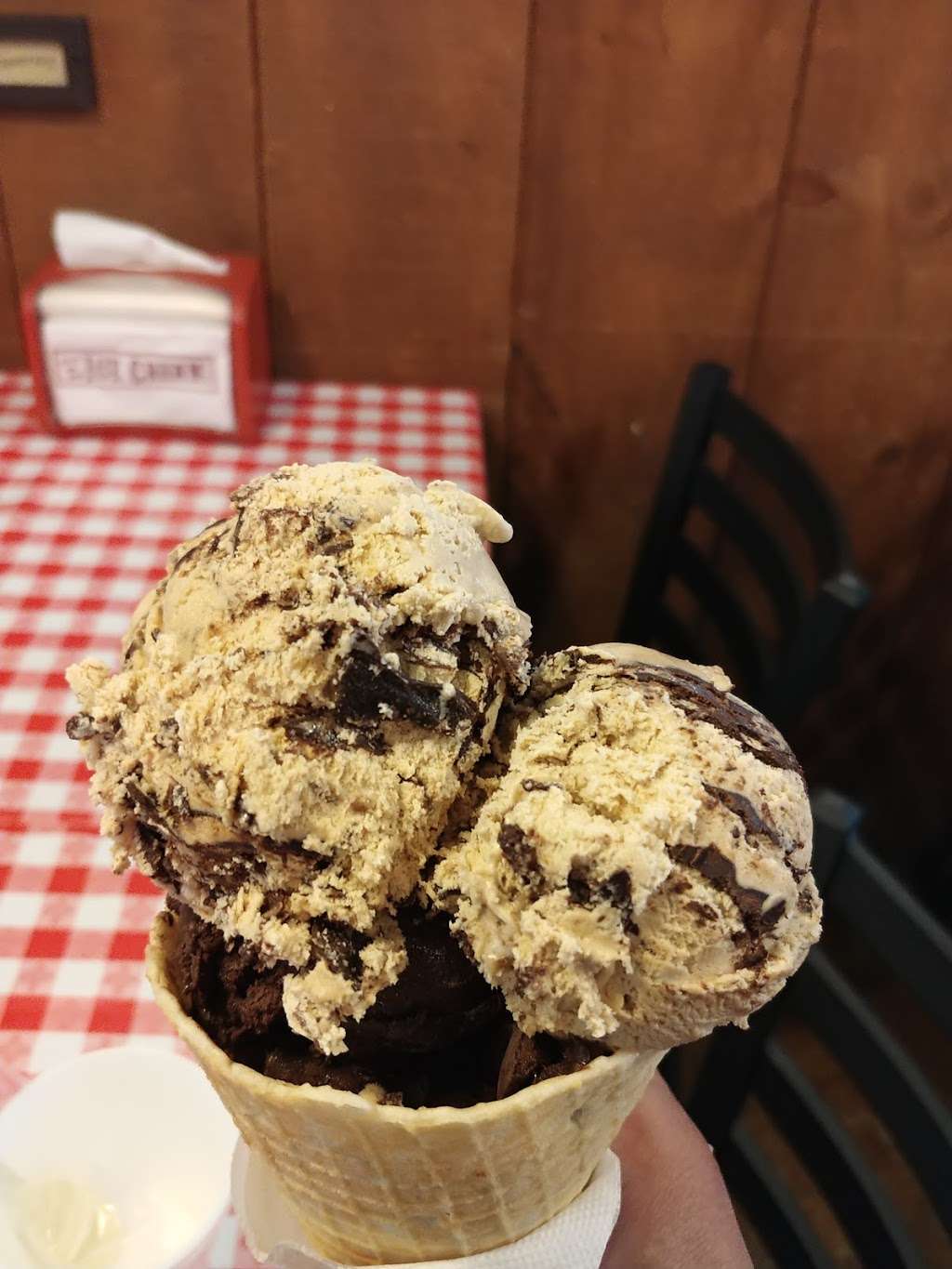 Little Red Barn Ice Cream Cafe | 4610 Lander Rd, Jefferson, MD 21755, USA | Phone: (301) 378-8100