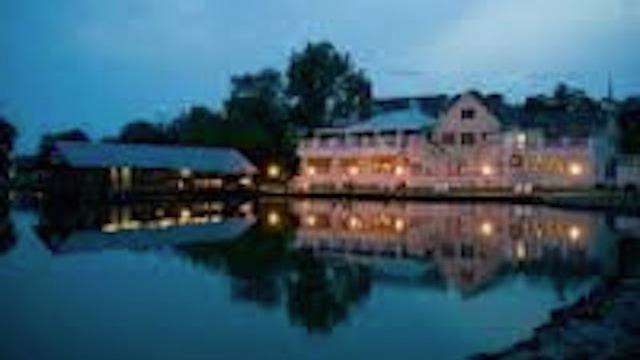 The Oaks Waterfront Inn & Events | 25876 Royal Oak Rd, Easton, MD 21601, USA | Phone: (410) 745-5053