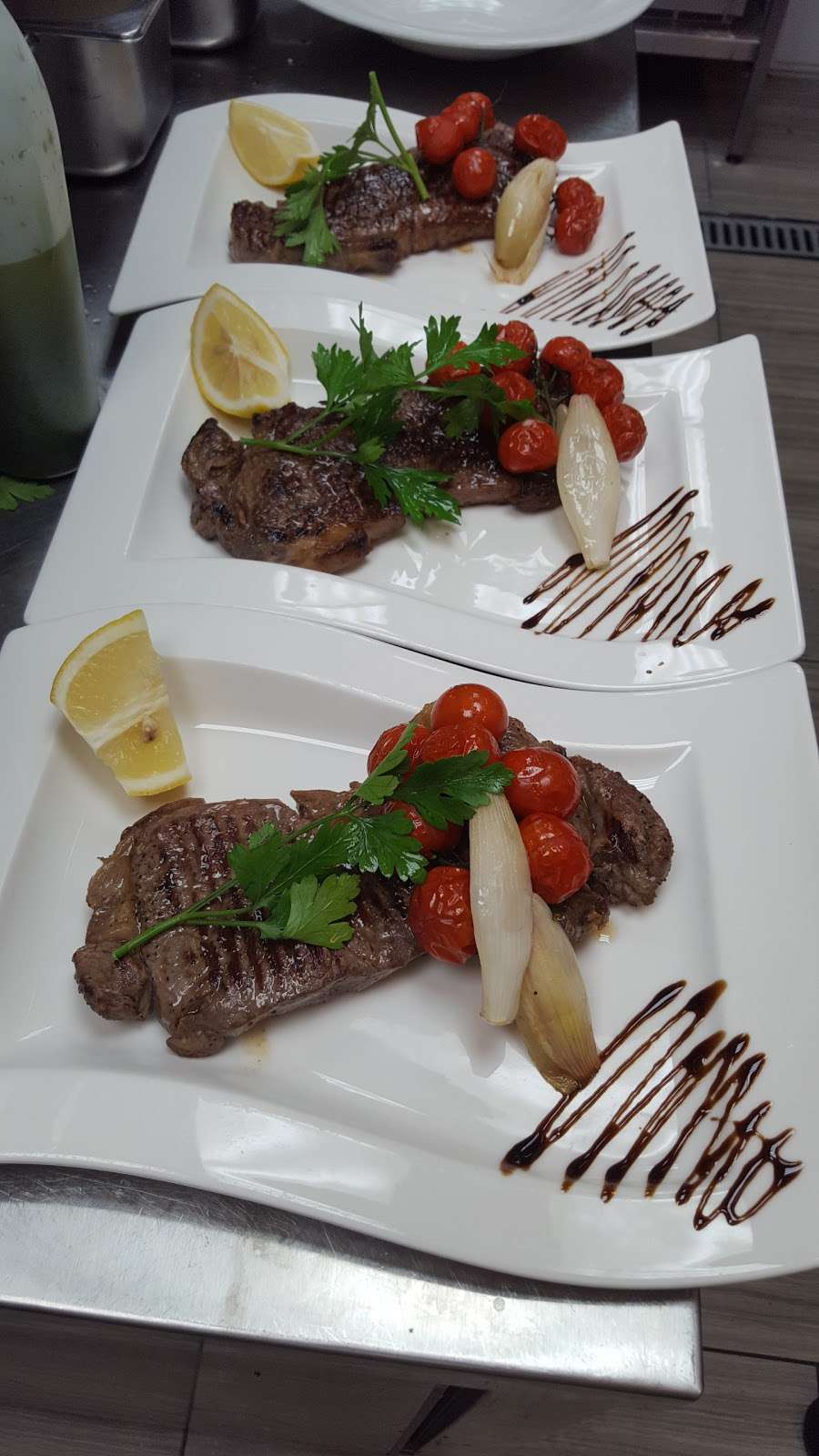 La Nonna | 213-217 The Broadway, London SW19 1NL, UK | Phone: 020 8542 3060